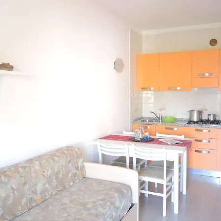 Appartement Renewed Two-roomed Flat With Swimming Pool