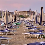 Apartman Renewed Two-roomed Flat With Swimming Pool Bibione