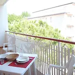 Apartman Renewed Two-roomed Flat With Swimming Pool