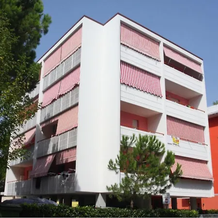 Renewed Two-roomed Flat With Swimming Pool ビビオーネ