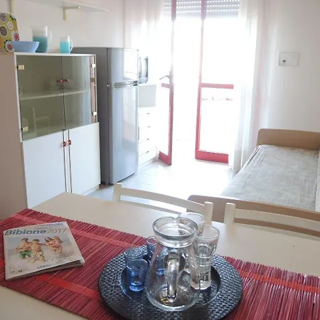 Renewed Two-roomed Flat With Swimming Pool Apartamento