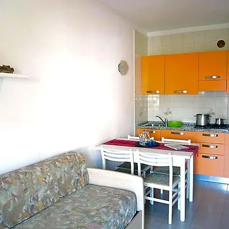 Apartmán Renewed Two-roomed Flat With Swimming Pool Bibione